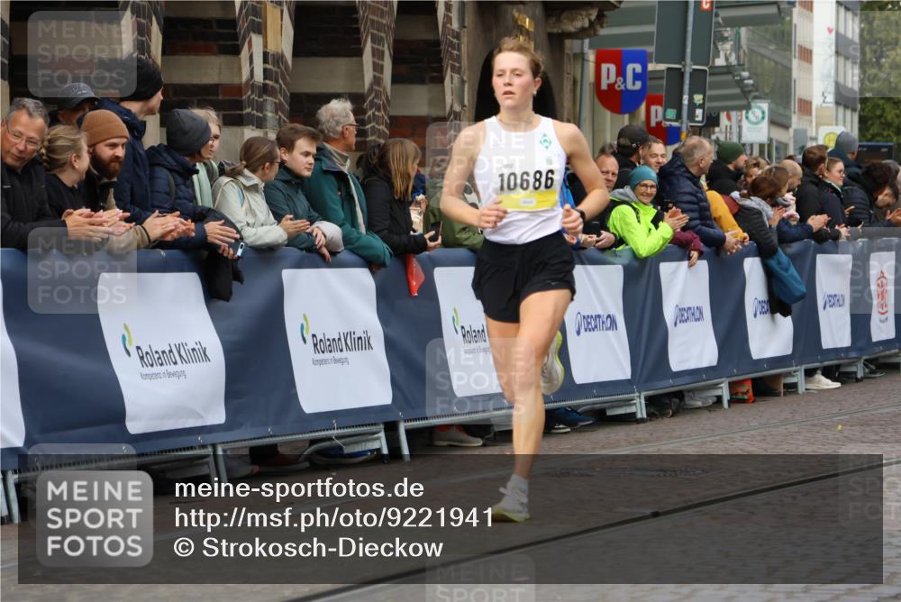 05.10.2025 - 20. swb-Marathon Bremen Strokosch-Dieckow http://msf.ph/oto/9221941 05.10.2025 10:40:30 Ziel 10686, 11114 meine-sportfotos.de
