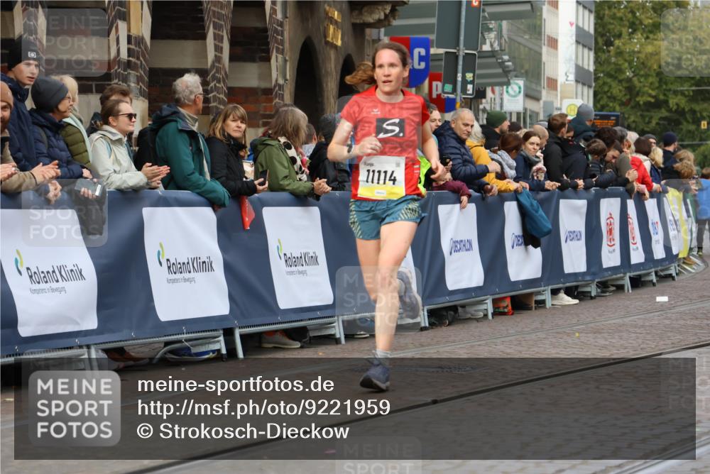 05.10.2025 - 20. swb-Marathon Bremen Strokosch-Dieckow http://msf.ph/oto/9221959 05.10.2025 10:40:34 Ziel 11114 meine-sportfotos.de