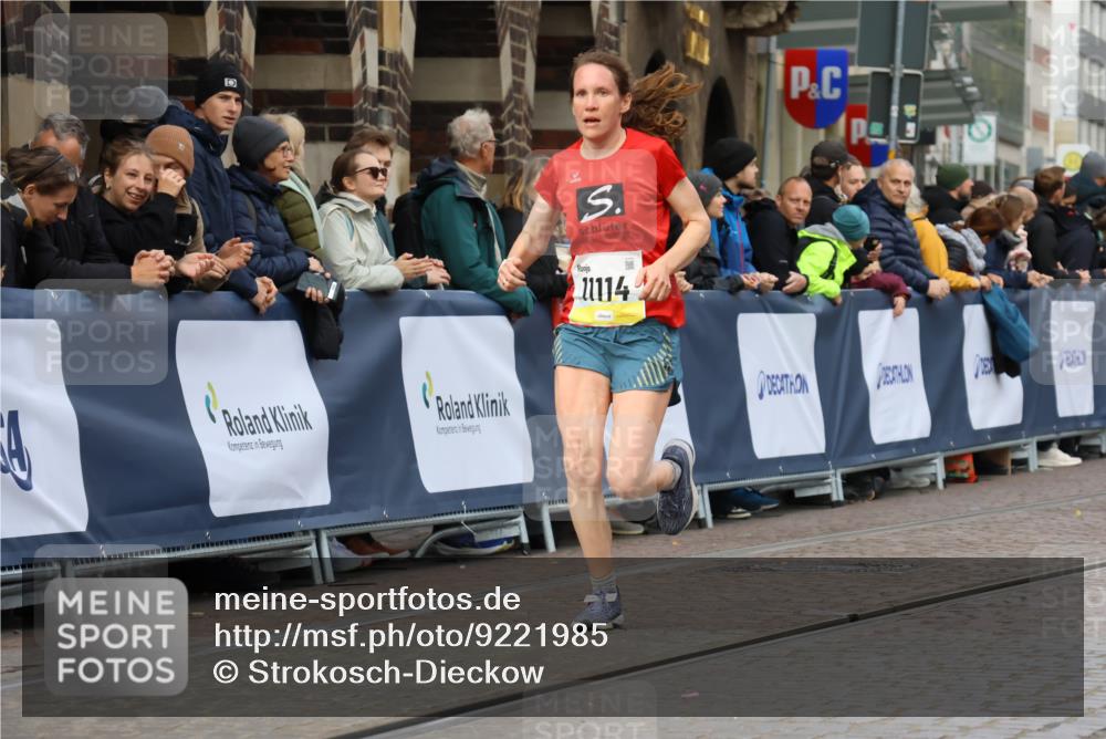05.10.2025 - 20. swb-Marathon Bremen Strokosch-Dieckow http://msf.ph/oto/9221985 05.10.2025 10:40:35 Ziel 11114 meine-sportfotos.de