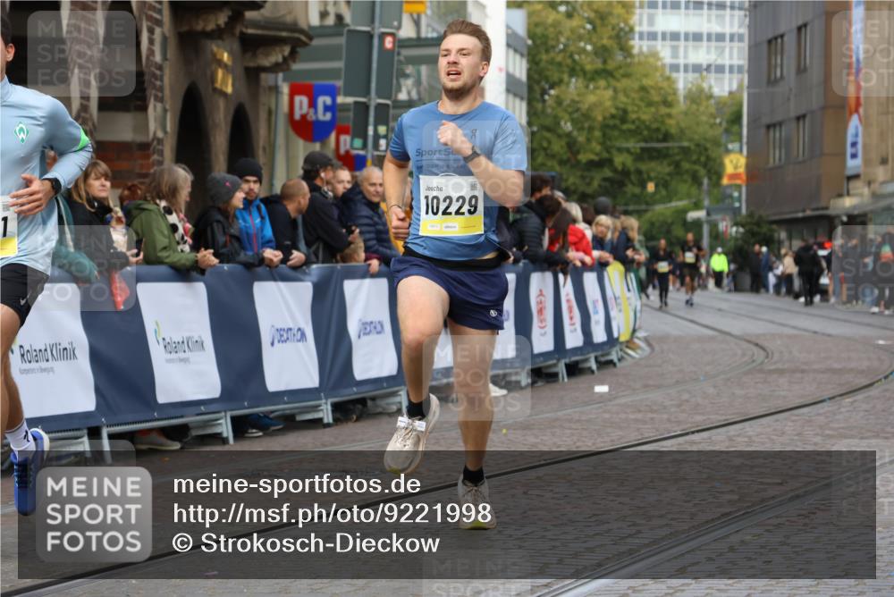 05.10.2025 - 20. swb-Marathon Bremen Strokosch-Dieckow http://msf.ph/oto/9221998 05.10.2025 10:40:46 Ziel 10161, 10229 meine-sportfotos.de