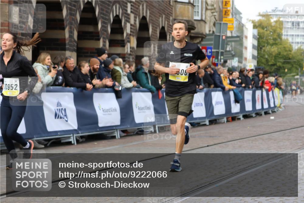 05.10.2025 - 20. swb-Marathon Bremen Strokosch-Dieckow http://msf.ph/oto/9222066 05.10.2025 10:41:08 Ziel 10606, 10952, 11069 meine-sportfotos.de