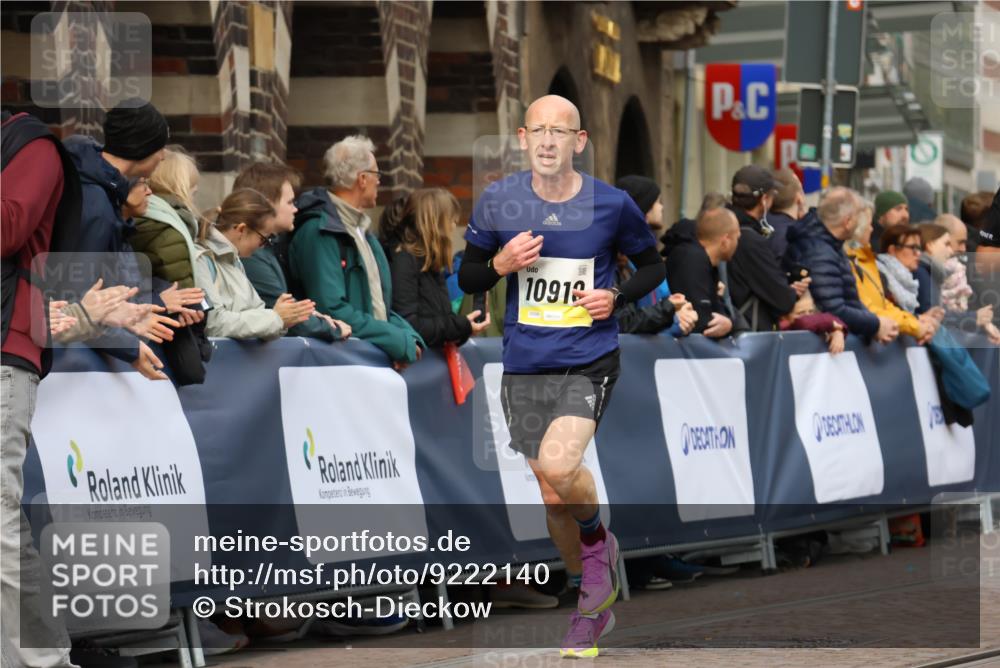 05.10.2025 - 20. swb-Marathon Bremen Strokosch-Dieckow http://msf.ph/oto/9222140 05.10.2025 10:41:26 Ziel 10744, 10910 meine-sportfotos.de