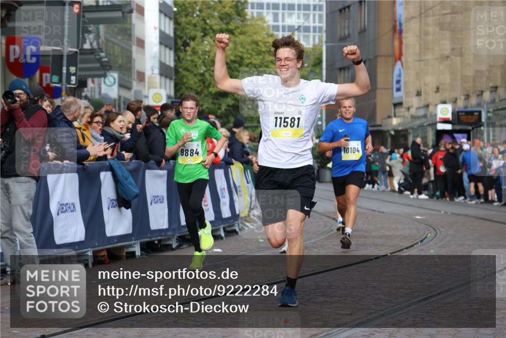 05.10.2025 - 20. swb-Marathon Bremen Strokosch-Dieckow http://msf.ph/oto/9222284 05.10.2025 10:41:53 Ziel 9884, 10104, 10155, 10691, 10880, 11581, 11710 meine-sportfotos.de