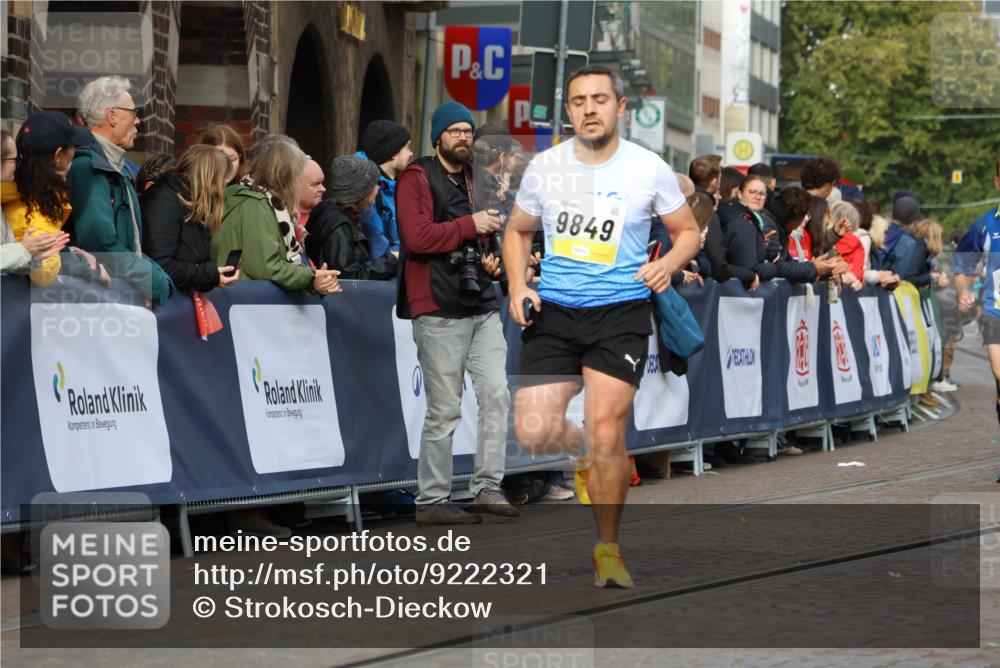 05.10.2025 - 20. swb-Marathon Bremen Strokosch-Dieckow http://msf.ph/oto/9222321 05.10.2025 10:42:03 Ziel 9504, 9849 meine-sportfotos.de