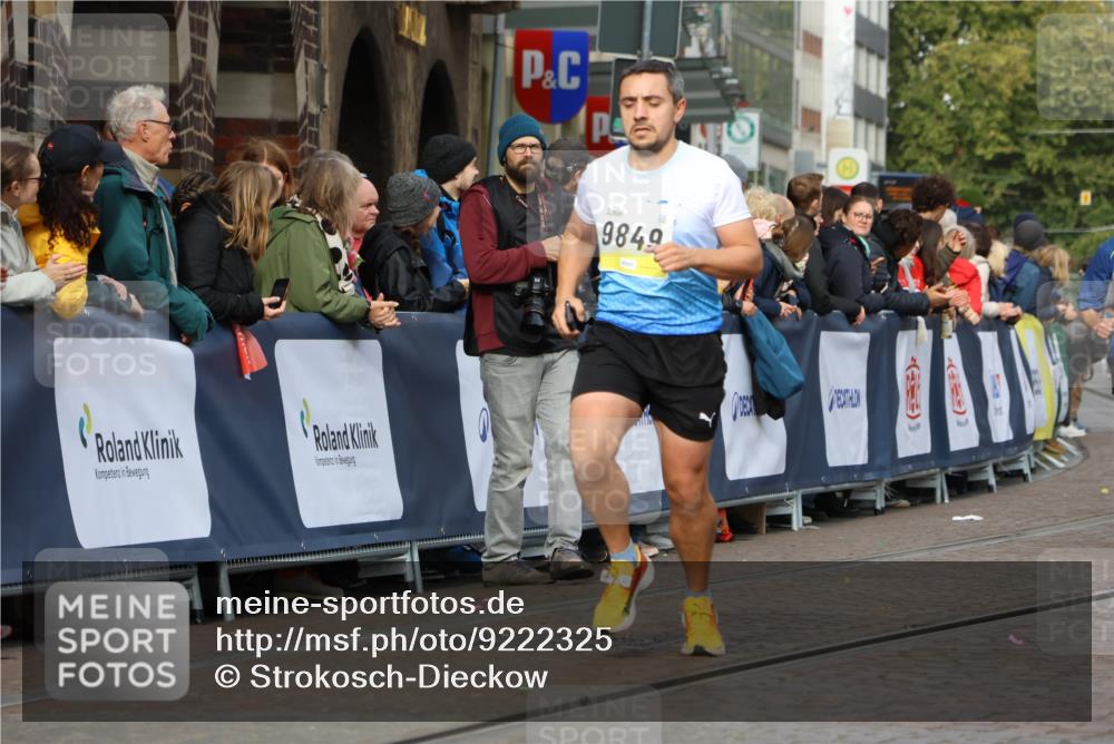 05.10.2025 - 20. swb-Marathon Bremen Strokosch-Dieckow http://msf.ph/oto/9222325 05.10.2025 10:42:03 Ziel 9504, 9849 meine-sportfotos.de