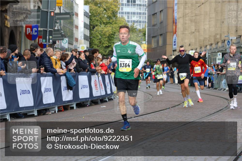 05.10.2025 - 20. swb-Marathon Bremen Strokosch-Dieckow http://msf.ph/oto/9222351 05.10.2025 10:42:11 Ziel 8187, 9364, 9504, 10838, 11217, 11422 meine-sportfotos.de