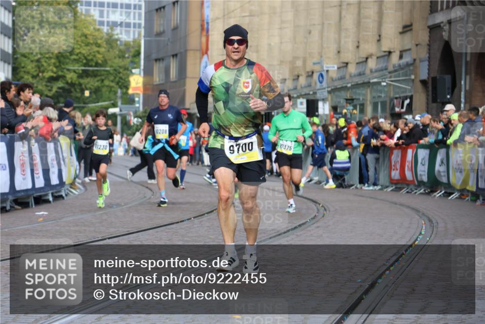 05.10.2025 - 20. swb-Marathon Bremen Strokosch-Dieckow http://msf.ph/oto/9222455 05.10.2025 10:42:20 Ziel 9700, 9775, 10208, 10375, 11230 meine-sportfotos.de