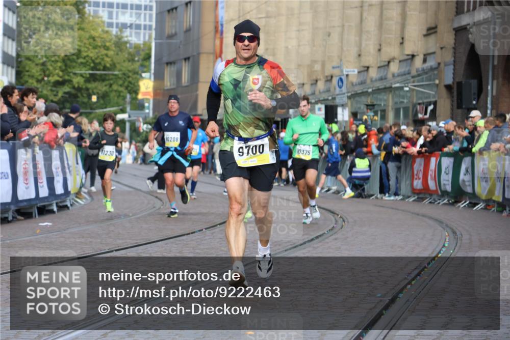 05.10.2025 - 20. swb-Marathon Bremen Strokosch-Dieckow http://msf.ph/oto/9222463 05.10.2025 10:42:20 Ziel 9700, 9775, 10208, 10375, 11230 meine-sportfotos.de