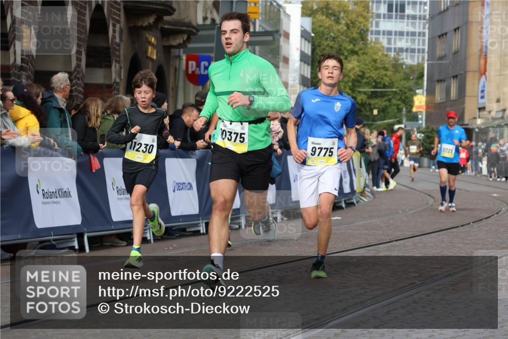 05.10.2025 - 20. swb-Marathon Bremen Strokosch-Dieckow http://msf.ph/oto/9222525 05.10.2025 10:42:24 Ziel 9700, 9775, 10208, 10375, 11230, 11725 meine-sportfotos.de