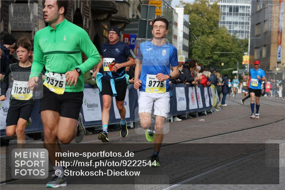 05.10.2025 - 20. swb-Marathon Bremen Strokosch-Dieckow http://msf.ph/oto/9222544 05.10.2025 10:42:25 Ziel 9775, 10208, 10375, 11230, 11725 meine-sportfotos.de