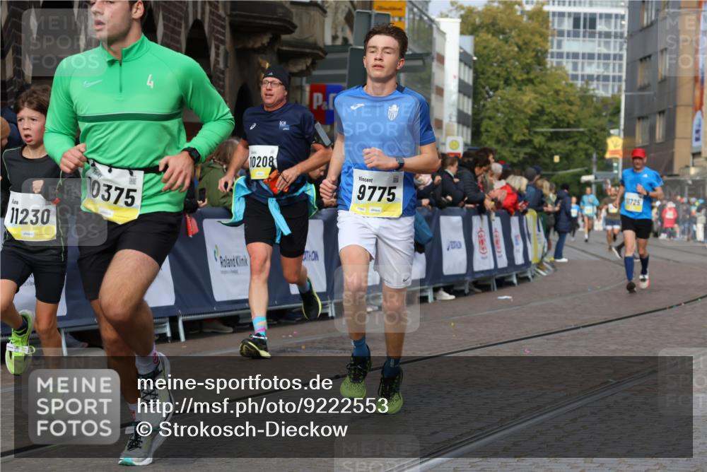 05.10.2025 - 20. swb-Marathon Bremen Strokosch-Dieckow http://msf.ph/oto/9222553 05.10.2025 10:42:25 Ziel 9775, 10208, 10375, 11230, 11725 meine-sportfotos.de