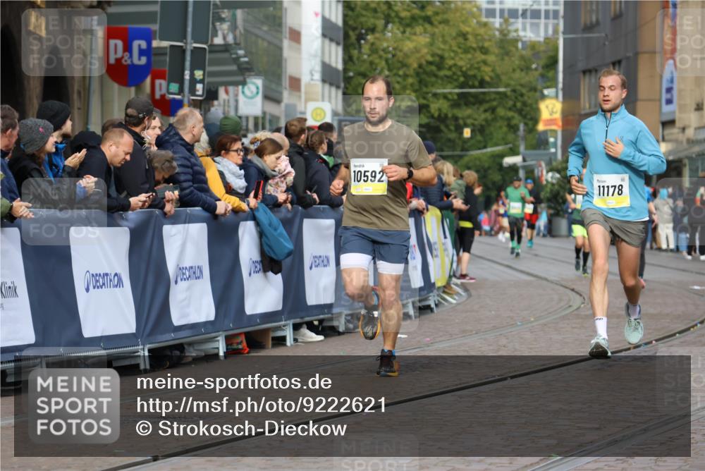 05.10.2025 - 20. swb-Marathon Bremen Strokosch-Dieckow http://msf.ph/oto/9222621 05.10.2025 10:42:38 Ziel 10592, 11178 meine-sportfotos.de