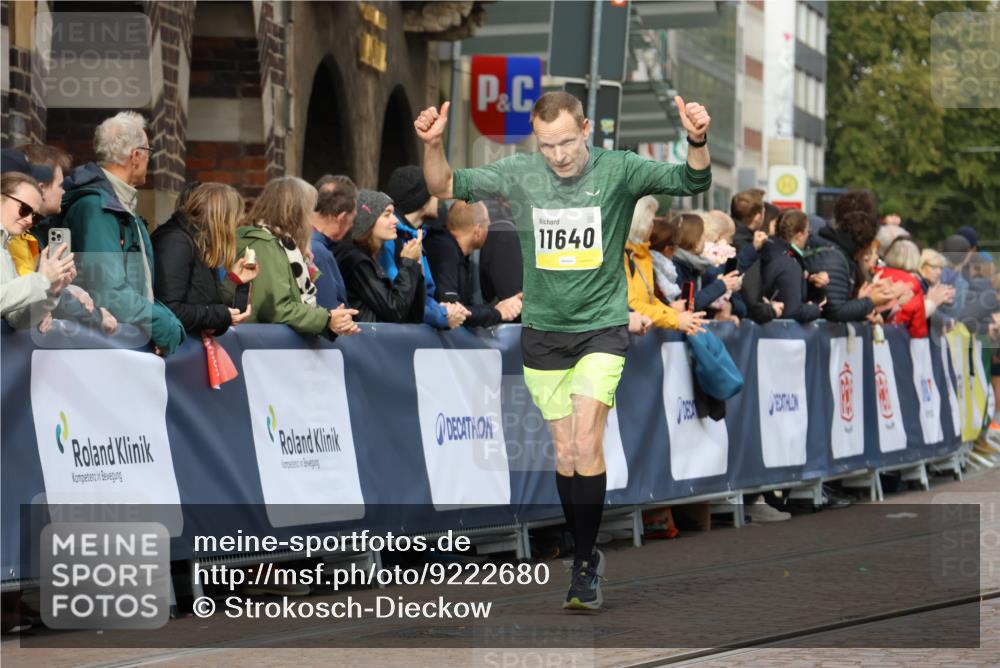 05.10.2025 - 20. swb-Marathon Bremen Strokosch-Dieckow http://msf.ph/oto/9222680 05.10.2025 10:42:50 Ziel 9524, 10624, 11640 meine-sportfotos.de