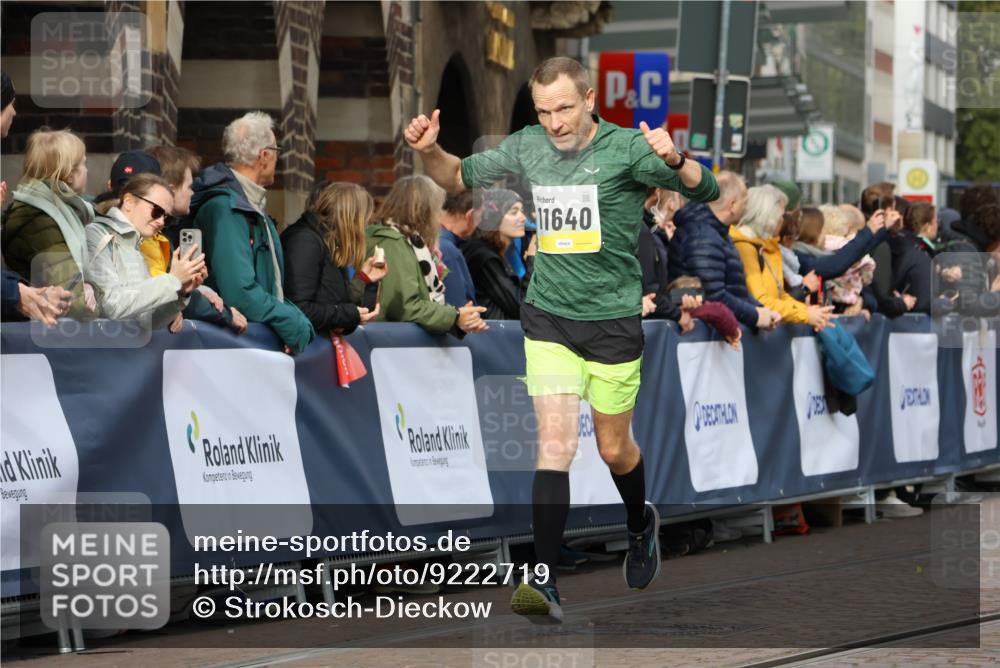 05.10.2025 - 20. swb-Marathon Bremen Strokosch-Dieckow http://msf.ph/oto/9222719 05.10.2025 10:42:50 Ziel 9524, 10624, 11640 meine-sportfotos.de