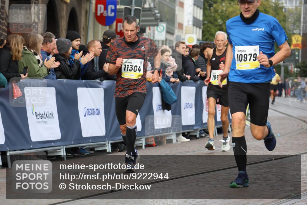 05.10.2025 - 20. swb-Marathon Bremen Strokosch-Dieckow http://msf.ph/oto/9222944 05.10.2025 10:43:13 Ziel 10474, 10541, 10979, 11304 meine-sportfotos.de