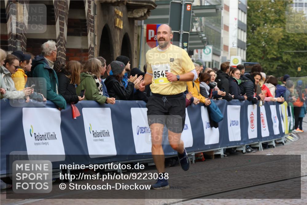 05.10.2025 - 20. swb-Marathon Bremen Strokosch-Dieckow http://msf.ph/oto/9223038 05.10.2025 10:43:33 Ziel 9545, 10304 meine-sportfotos.de