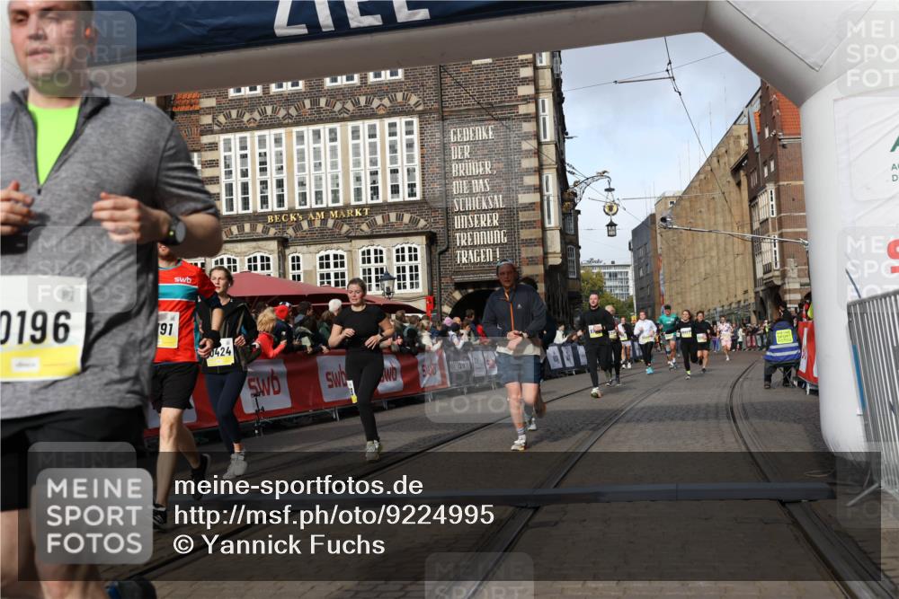 05.10.2025 - 20. swb-Marathon Bremen Yannick Fuchs http://msf.ph/oto/9224995 05.10.2025 10:56:28 Ziel 9258, 9783, 10028, 10191, 10196, 10424, 10590, 10992, 11364, 11554, 11662, 11741 meine-sportfotos.de