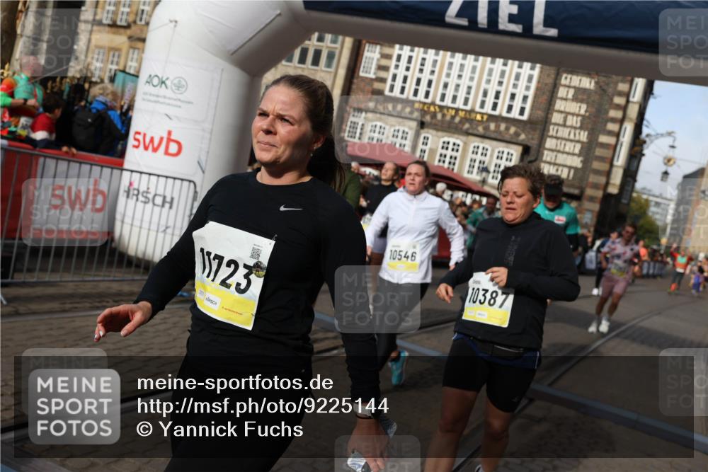 05.10.2025 - 20. swb-Marathon Bremen Yannick Fuchs http://msf.ph/oto/9225144 05.10.2025 10:56:36 Ziel 9424, 9783, 9790, 9932, 10005, 10028, 10179, 10387, 10546, 10590, 10648, 11100, 11253, 11571, 11662, 11723 meine-sportfotos.de