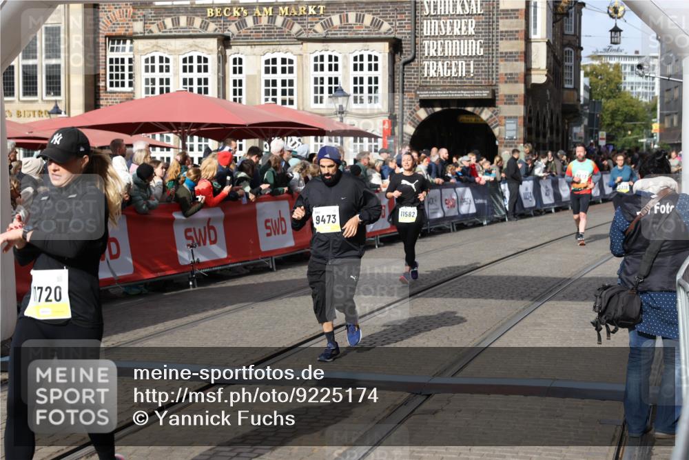 05.10.2025 - 20. swb-Marathon Bremen Yannick Fuchs http://msf.ph/oto/9225174 05.10.2025 10:59:52 Ziel 9473, 10420, 11582, 11720 meine-sportfotos.de