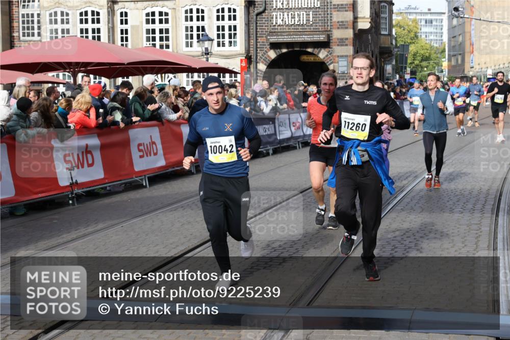 05.10.2025 - 20. swb-Marathon Bremen Yannick Fuchs http://msf.ph/oto/9225239 05.10.2025 10:56:41 Ziel 9547, 9790, 9886, 10005, 10008, 10042, 10179, 10387, 10546, 10648, 10971, 11100, 11253, 11260, 11571, 11691 meine-sportfotos.de