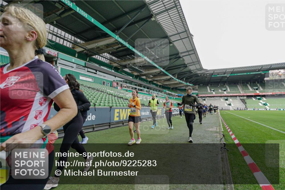 05.10.2025 - 20. swb-Marathon Bremen Michael Burmester http://msf.ph/oto/9225283 05.10.2025 10:39:23 Laufen im Stadion 7199, 7654, 7788, 7789, 7979, 8123, 9002, 9180, 9186, 9224, 9225, 9228, 9229, 9269, 9300, 9315, 9324, 9325, 9379, 9394, 9398, 9419, 9515, 9523, 9610, 9628, 9644, 9660, 9668, 9713, 9765, 9780, 9782, 9850, 9890, 9908, 9927, 9944, 9998, 10018, 10021, 10025, 10106, 10142, 10207, 10213, 10238, 10255, 10258, 10289, 10371, 10374, 10405, 10426, 10462, 10483, 10498, 10529, 10531, 10551, 10557, 10567, 10587, 10597, 10623, 10734, 10749, 10853, 9182, 9184 meine-sportfotos.de