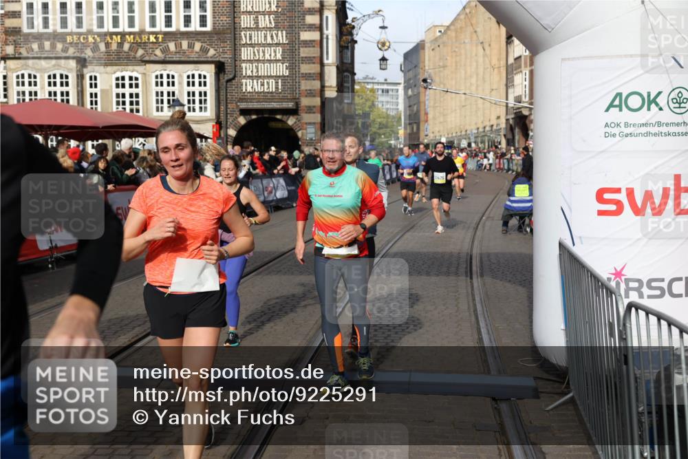 05.10.2025 - 20. swb-Marathon Bremen Yannick Fuchs http://msf.ph/oto/9225291 05.10.2025 10:56:43 Ziel 9547, 9790, 9886, 10005, 10008, 10042, 10648, 10971, 11100, 11253, 11260, 11475, 11571, 11691 meine-sportfotos.de