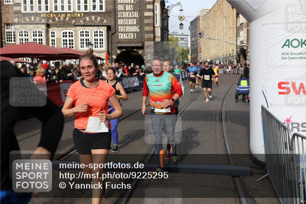 05.10.2025 - 20. swb-Marathon Bremen Yannick Fuchs http://msf.ph/oto/9225295 05.10.2025 10:56:43 Ziel 9547, 9790, 9886, 10005, 10008, 10042, 10648, 10971, 11100, 11253, 11260, 11475, 11571, 11691 meine-sportfotos.de