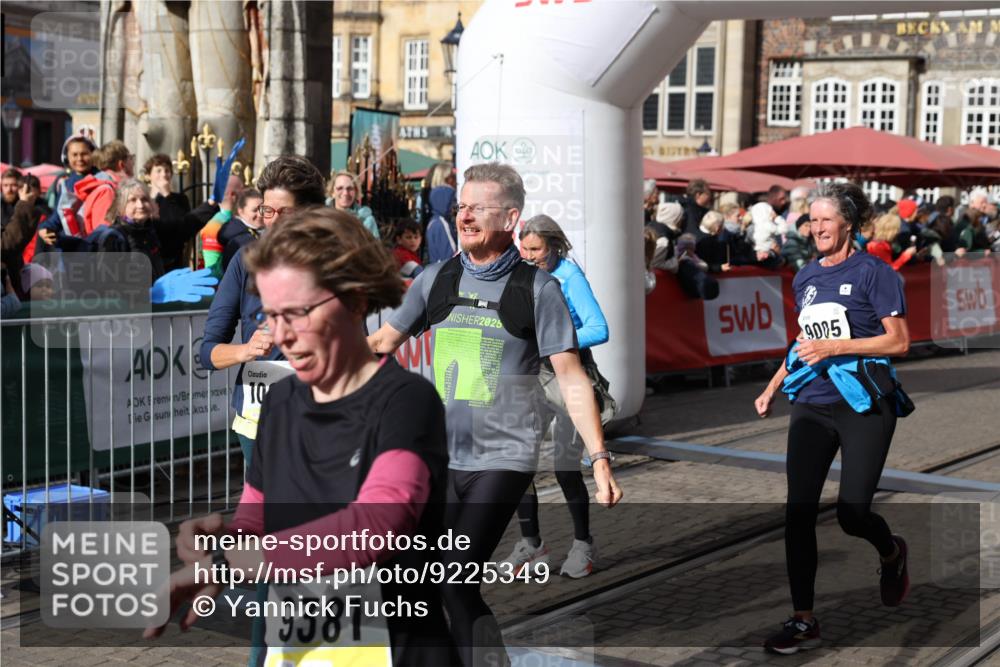 05.10.2025 - 20. swb-Marathon Bremen Yannick Fuchs http://msf.ph/oto/9225349 05.10.2025 11:00:10 Ziel 9005, 9381, 9603, 9604, 9611, 9612, 9666, 10138, 10290, 10291, 10311, 10572, 11026, 11266, 11444, 11639, 11644 meine-sportfotos.de