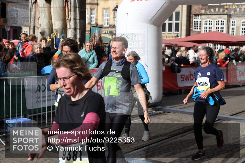 05.10.2025 - 20. swb-Marathon Bremen Yannick Fuchs http://msf.ph/oto/9225353 05.10.2025 11:00:10 Ziel 9005, 9381, 9603, 9604, 9611, 9612, 9666, 10138, 10290, 10291, 10311, 10572, 11026, 11266, 11444, 11639, 11644 meine-sportfotos.de