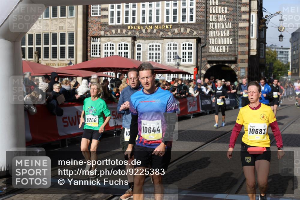 05.10.2025 - 20. swb-Marathon Bremen Yannick Fuchs http://msf.ph/oto/9225383 05.10.2025 10:56:50 Ziel 8118, 9266, 9886, 10008, 10059, 10644, 10683, 10971, 11426, 11475, 11734 meine-sportfotos.de
