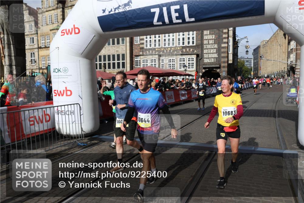 05.10.2025 - 20. swb-Marathon Bremen Yannick Fuchs http://msf.ph/oto/9225400 05.10.2025 10:56:51 Ziel 8118, 9188, 9266, 10059, 10644, 10683, 10845, 11426, 11475, 11734 meine-sportfotos.de