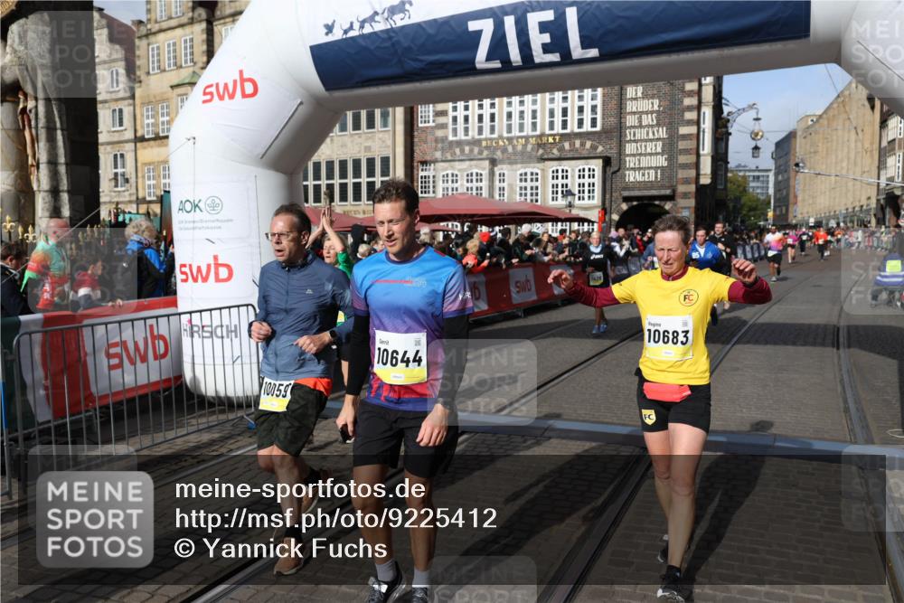 05.10.2025 - 20. swb-Marathon Bremen Yannick Fuchs http://msf.ph/oto/9225412 05.10.2025 10:56:51 Ziel 8118, 9188, 9266, 10059, 10644, 10683, 10845, 11426, 11475, 11734 meine-sportfotos.de