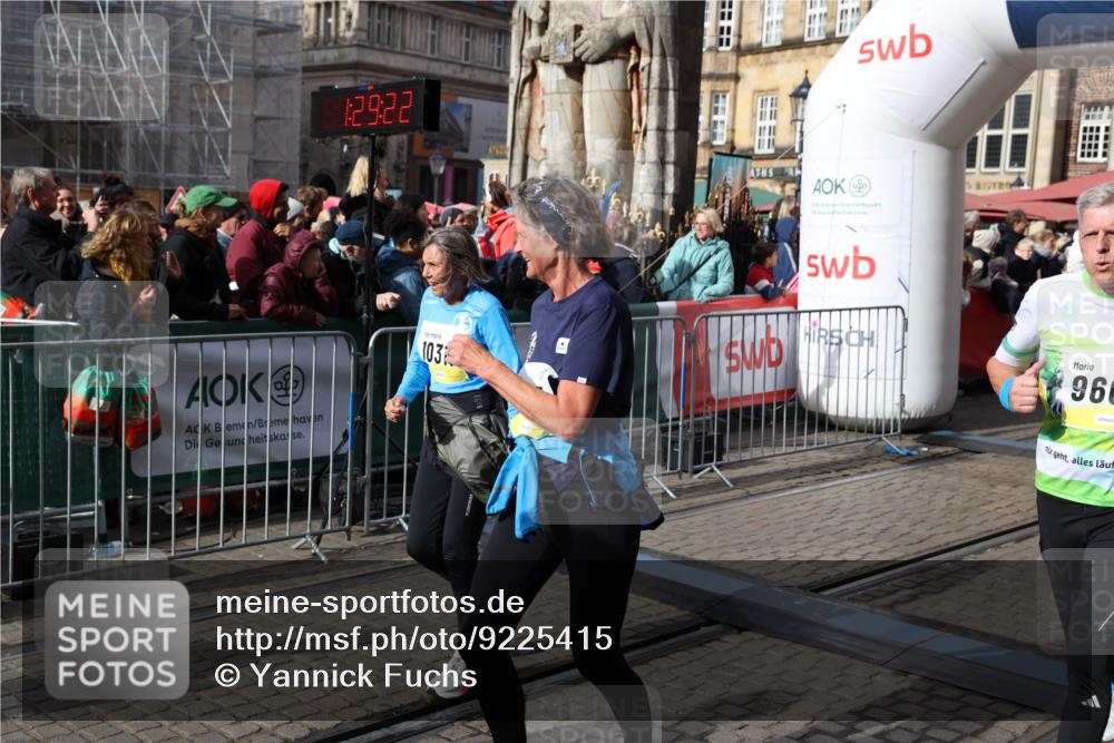 05.10.2025 - 20. swb-Marathon Bremen Yannick Fuchs http://msf.ph/oto/9225415 05.10.2025 11:00:11 Ziel 9005, 9381, 9603, 9604, 9611, 9666, 10138, 10290, 10291, 10311, 10489, 10572, 11026, 11266, 11444, 11639, 11644 meine-sportfotos.de