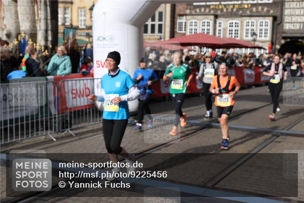 05.10.2025 - 20. swb-Marathon Bremen Yannick Fuchs http://msf.ph/oto/9225456 05.10.2025 11:00:12 Ziel 7621, 9005, 9381, 9603, 9604, 9611, 9666, 10138, 10290, 10291, 10311, 10489, 10572, 11026, 11125, 11266, 11600, 11639 meine-sportfotos.de