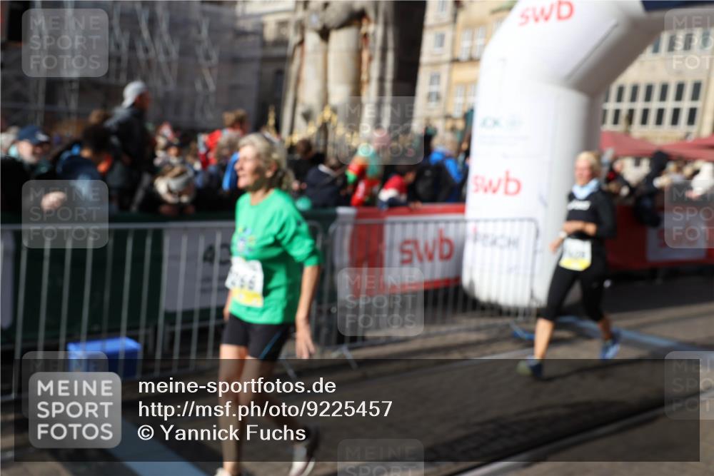 05.10.2025 - 20. swb-Marathon Bremen Yannick Fuchs http://msf.ph/oto/9225457 05.10.2025 10:56:54 Ziel 8118, 9188, 9266, 10059, 10145, 10644, 10683, 10845, 11426, 11675, 11734 meine-sportfotos.de