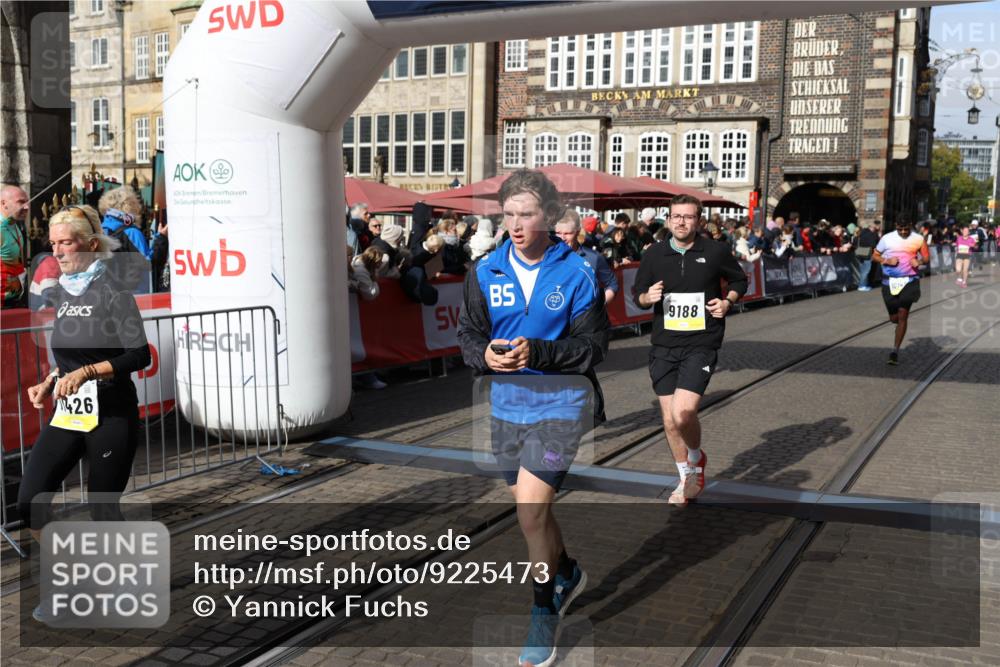05.10.2025 - 20. swb-Marathon Bremen Yannick Fuchs http://msf.ph/oto/9225473 05.10.2025 10:56:54 Ziel 8118, 9188, 9266, 10059, 10145, 10644, 10683, 10845, 11426, 11675, 11734 meine-sportfotos.de