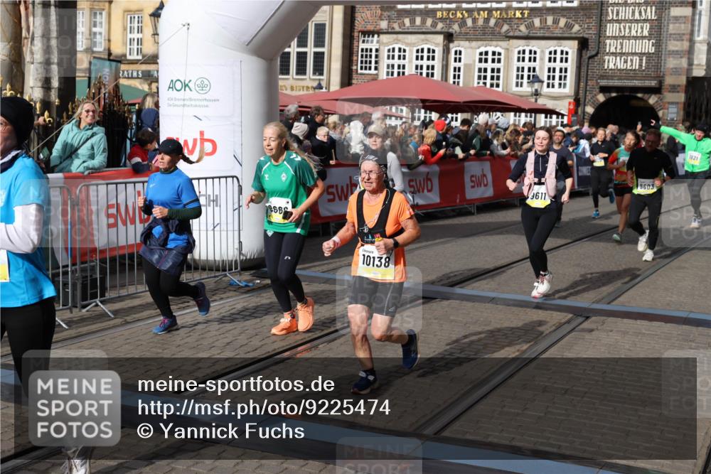 05.10.2025 - 20. swb-Marathon Bremen Yannick Fuchs http://msf.ph/oto/9225474 05.10.2025 11:00:13 Ziel 7621, 9005, 9381, 9603, 9604, 9611, 9666, 10138, 10290, 10291, 10311, 10489, 10572, 11026, 11125, 11266, 11600, 11639 meine-sportfotos.de