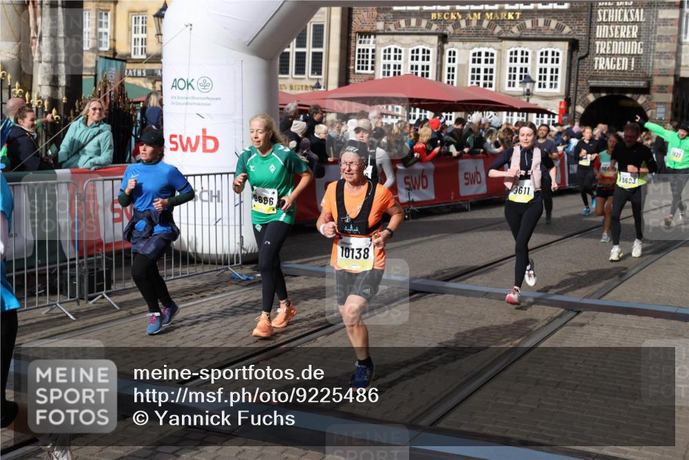 05.10.2025 - 20. swb-Marathon Bremen Yannick Fuchs http://msf.ph/oto/9225486 05.10.2025 11:00:13 Ziel 7621, 9005, 9381, 9603, 9604, 9611, 9666, 10138, 10290, 10291, 10311, 10489, 10572, 11026, 11125, 11266, 11600, 11639 meine-sportfotos.de