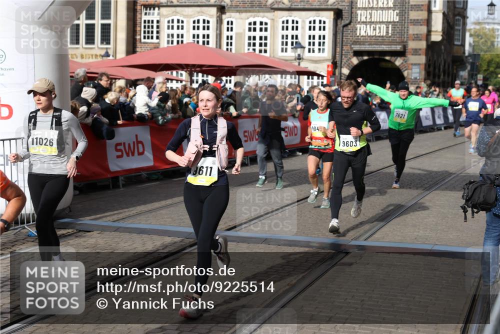 05.10.2025 - 20. swb-Marathon Bremen Yannick Fuchs http://msf.ph/oto/9225514 05.10.2025 11:00:14 Ziel 7621, 9005, 9381, 9603, 9604, 9611, 9666, 10138, 10290, 10291, 10311, 10489, 10572, 11026, 11125, 11266, 11600 meine-sportfotos.de