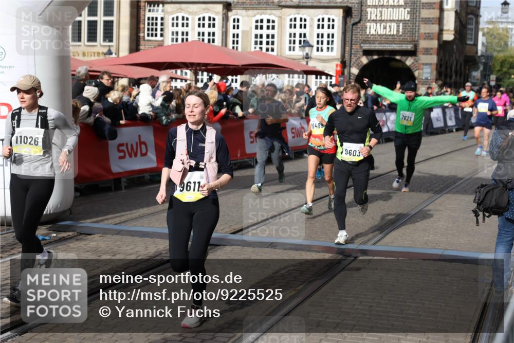 05.10.2025 - 20. swb-Marathon Bremen Yannick Fuchs http://msf.ph/oto/9225525 05.10.2025 11:00:14 Ziel 7621, 9005, 9381, 9603, 9604, 9611, 9666, 10138, 10290, 10291, 10311, 10489, 10572, 11026, 11125, 11266, 11600 meine-sportfotos.de