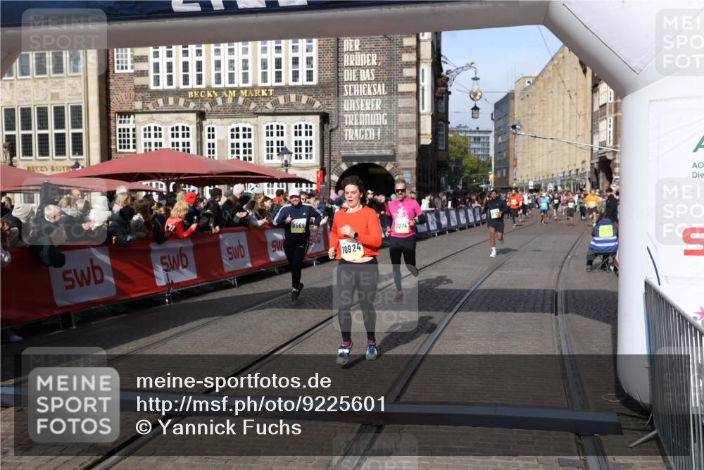 05.10.2025 - 20. swb-Marathon Bremen Yannick Fuchs http://msf.ph/oto/9225601 05.10.2025 10:56:59 Ziel 9188, 9669, 10145, 10397, 10845, 10924, 11274, 11426, 11675, 11734 meine-sportfotos.de