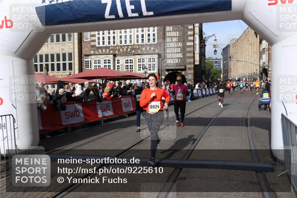 05.10.2025 - 20. swb-Marathon Bremen Yannick Fuchs http://msf.ph/oto/9225610 05.10.2025 10:56:59 Ziel 9188, 9669, 10145, 10397, 10845, 10924, 11274, 11426, 11675, 11734 meine-sportfotos.de