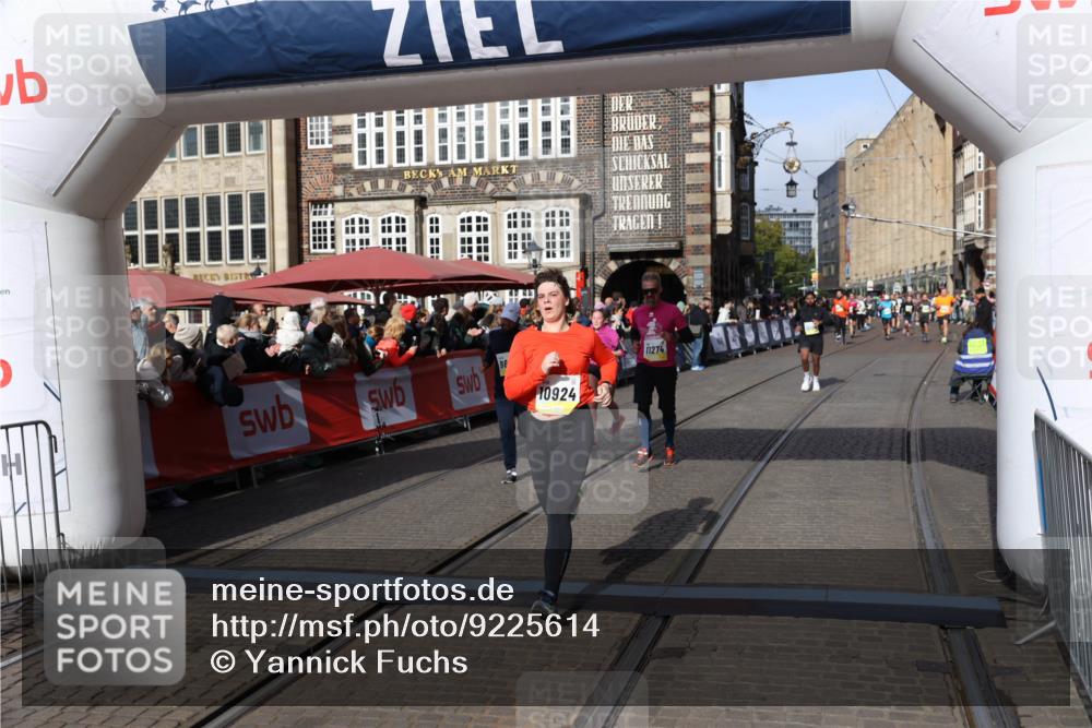 05.10.2025 - 20. swb-Marathon Bremen Yannick Fuchs http://msf.ph/oto/9225614 05.10.2025 10:57:00 Ziel 9188, 9669, 10105, 10145, 10397, 10845, 10924, 11274, 11426, 11675, 11734 meine-sportfotos.de