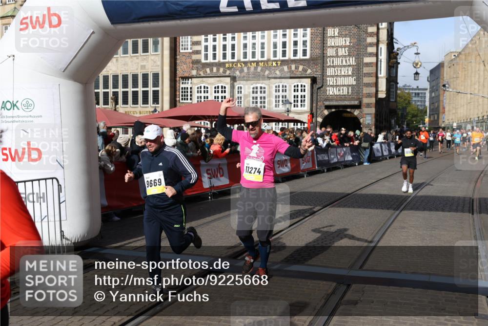 05.10.2025 - 20. swb-Marathon Bremen Yannick Fuchs http://msf.ph/oto/9225668 05.10.2025 10:57:01 Ziel 9188, 9669, 10105, 10145, 10397, 10845, 10924, 11274, 11675 meine-sportfotos.de