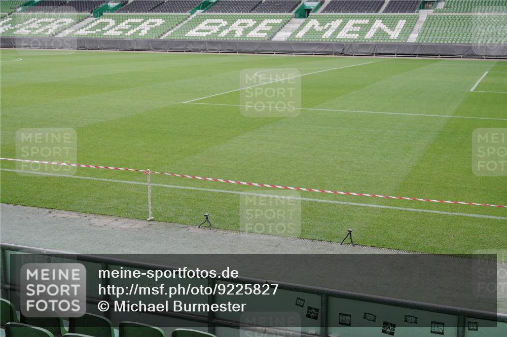 05.10.2025 - 20. swb-Marathon Bremen Michael Burmester http://msf.ph/oto/9225827 05.10.2025 09:47:42 Laufen im Stadion  meine-sportfotos.de