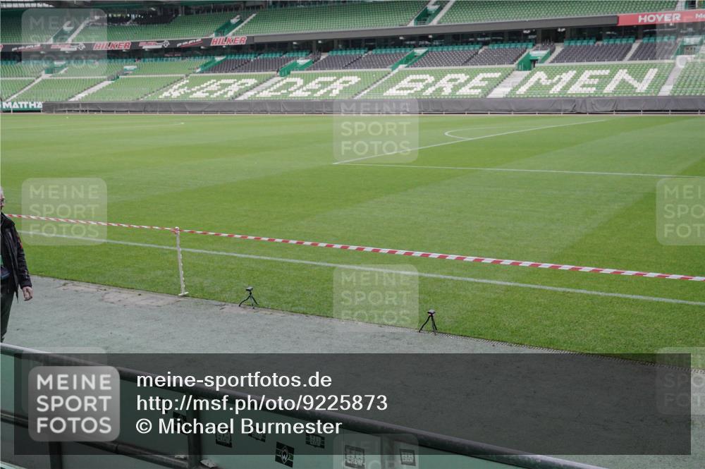 05.10.2025 - 20. swb-Marathon Bremen Michael Burmester http://msf.ph/oto/9225873 05.10.2025 09:53:28 Laufen im Stadion  meine-sportfotos.de