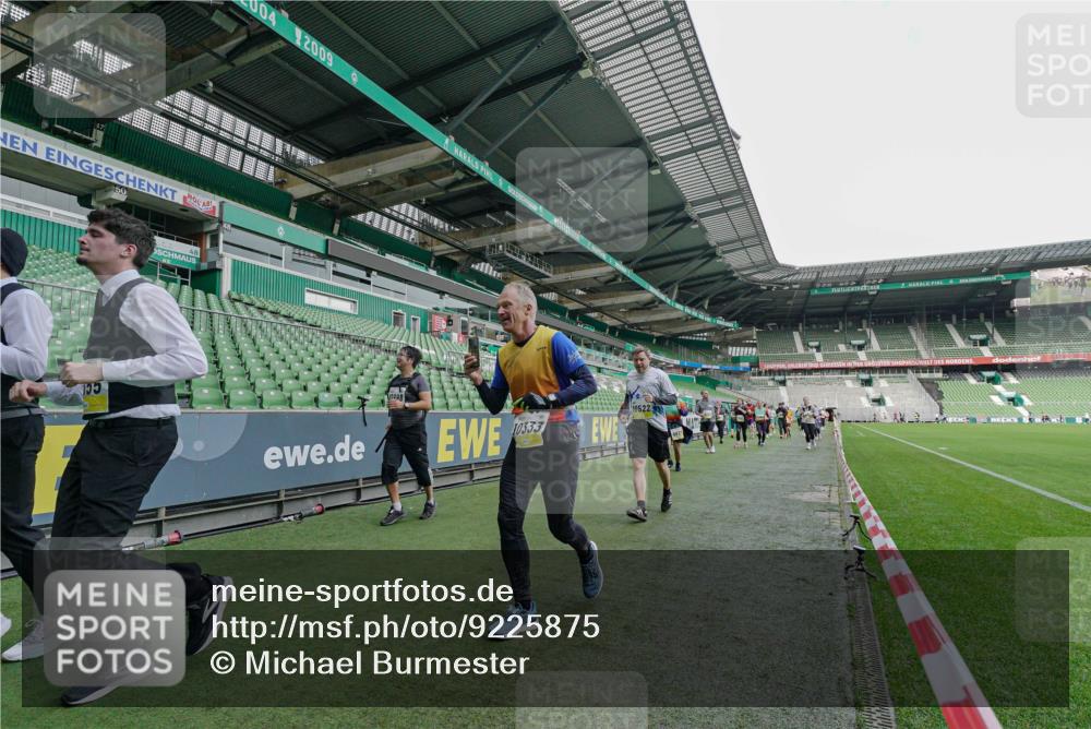 05.10.2025 - 20. swb-Marathon Bremen Michael Burmester http://msf.ph/oto/9225875 05.10.2025 10:42:01 Laufen im Stadion 7069, 8533, 8865, 9265, 9401, 9519, 9538, 9632, 9648, 9649, 9798, 9815, 9836, 9837, 9887, 9907, 9982, 10031, 10051, 10082, 10087, 10095, 10125, 10129, 10132, 10134, 10148, 10152, 10189, 10197, 10212, 10214, 10223, 10239, 10248, 10249, 10264, 10330, 10332, 10333, 10499, 10522, 10614, 10706, 10722, 10815, 10824, 10937, 10943, 10998, 11037, 11056, 11097, 11126, 11142, 11206, 11232, 11379, 11395, 11405, 11437, 11473, 11584, 11634, 9178, 9191, 9217, 9274, 9357, 11261 meine-sportfotos.de