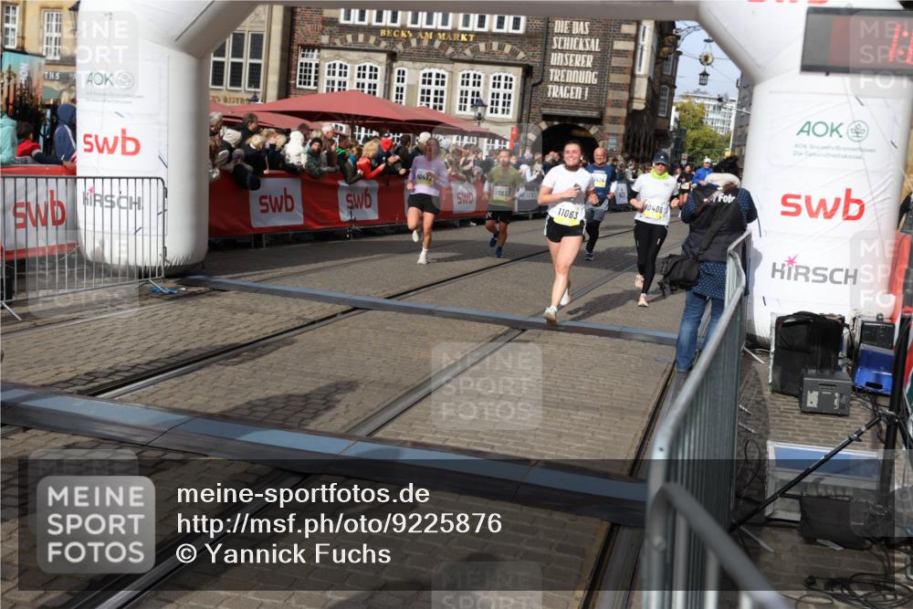 05.10.2025 - 20. swb-Marathon Bremen Yannick Fuchs http://msf.ph/oto/9225876 05.10.2025 11:00:25 Ziel 7177, 9495, 9672, 10345, 10406, 10492, 10889, 10919, 10985, 11050, 11063, 11263, 11424, 11699, 11713 meine-sportfotos.de