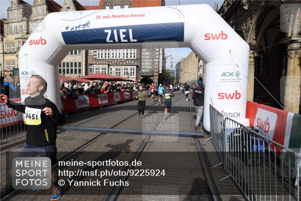 05.10.2025 - 20. swb-Marathon Bremen Yannick Fuchs http://msf.ph/oto/9225924 05.10.2025 10:57:08 Ziel 9451, 9797, 9937, 10069, 10105, 10397, 10867, 11168, 11435 meine-sportfotos.de