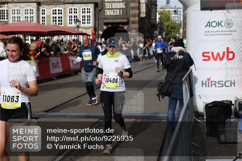 05.10.2025 - 20. swb-Marathon Bremen Yannick Fuchs http://msf.ph/oto/9225935 05.10.2025 11:00:27 Ziel 7177, 9495, 9672, 10406, 10492, 10919, 10985, 11050, 11063, 11263, 11424, 11699 meine-sportfotos.de